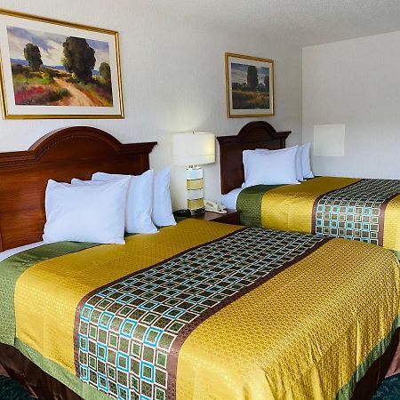 Harrisonville Inn & Suites Eksteriør bilde