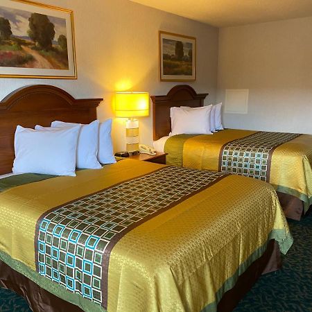 Harrisonville Inn & Suites Eksteriør bilde