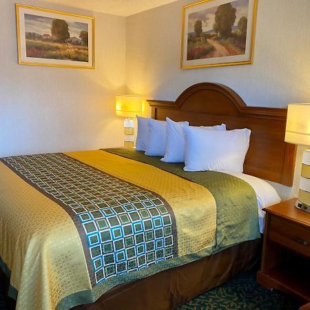 Harrisonville Inn & Suites Eksteriør bilde