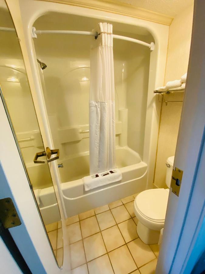 Harrisonville Inn & Suites Eksteriør bilde