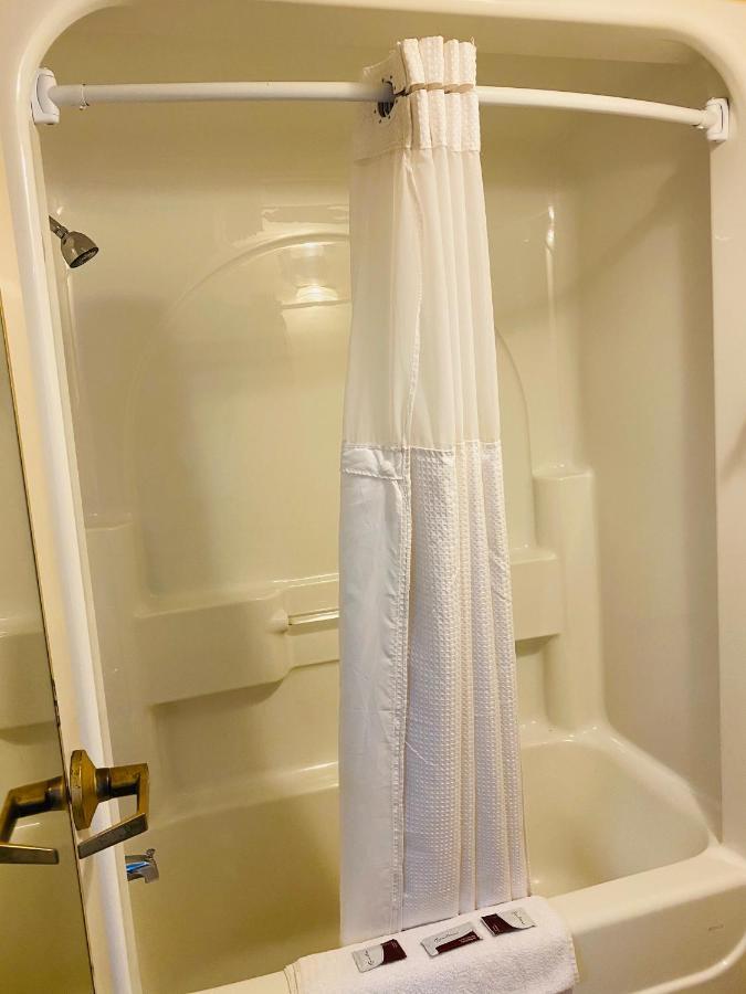 Harrisonville Inn & Suites Eksteriør bilde