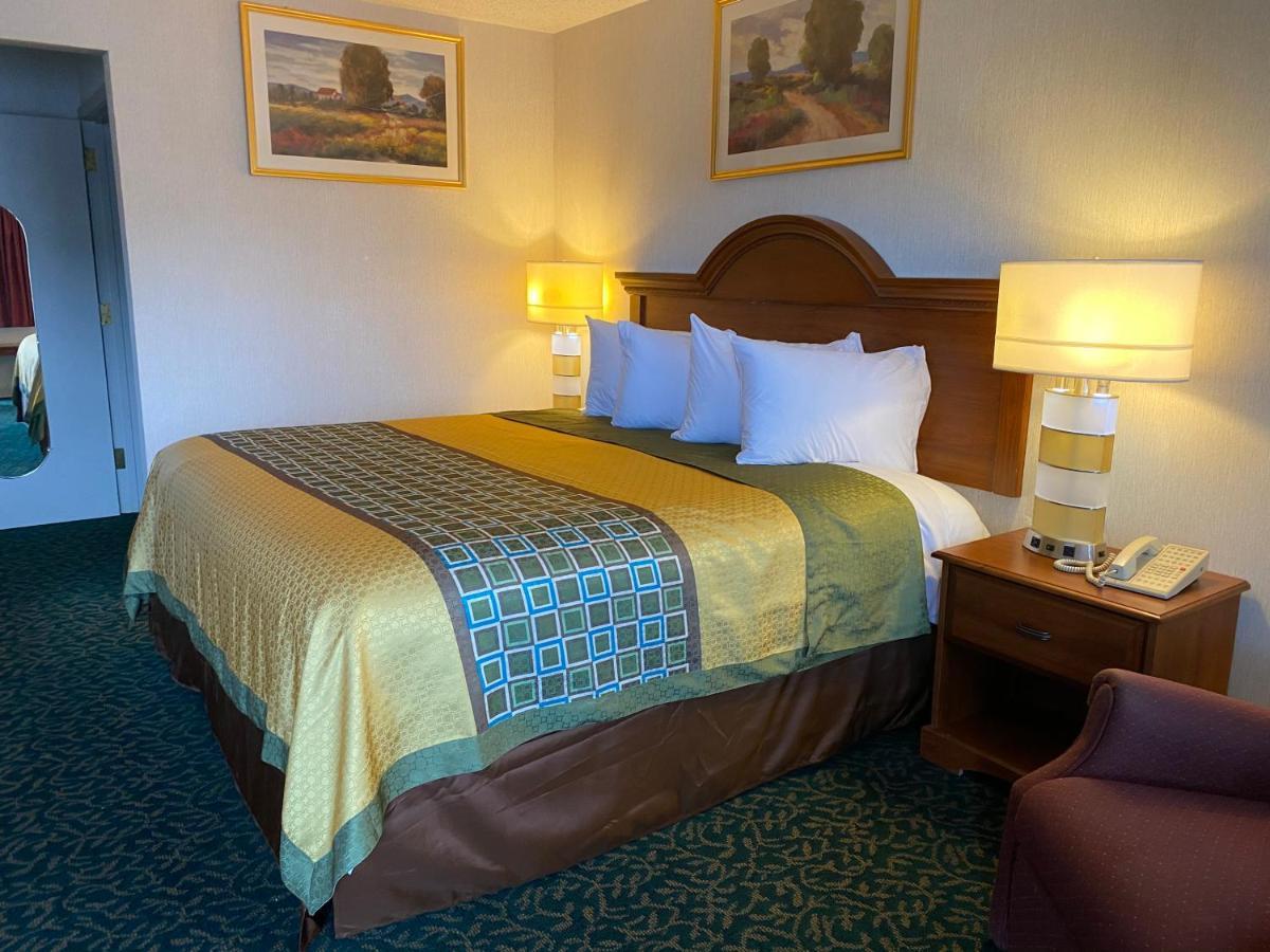 Harrisonville Inn & Suites Eksteriør bilde