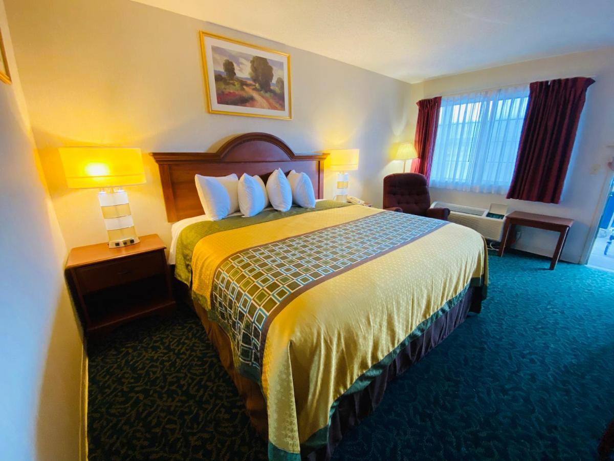 Harrisonville Inn & Suites Eksteriør bilde