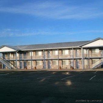 Harrisonville Inn & Suites Eksteriør bilde