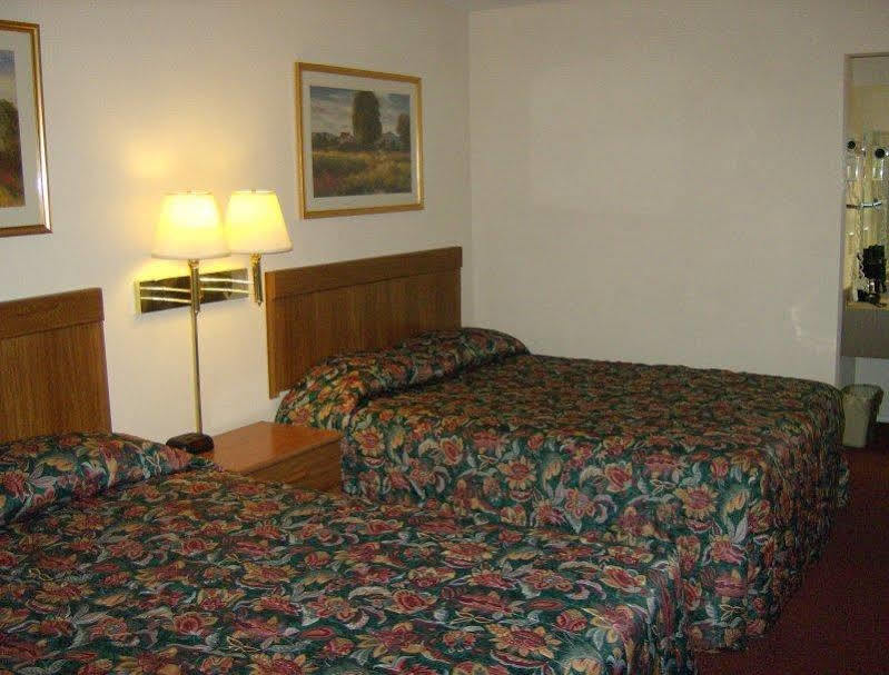 Harrisonville Inn & Suites Eksteriør bilde