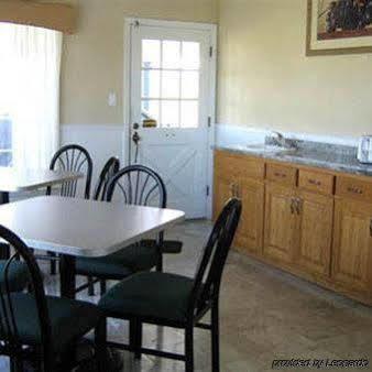 Harrisonville Inn & Suites Eksteriør bilde
